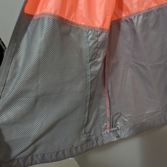 NWT Columbia Center Ridge Windbreaker - Picture 4 of 6